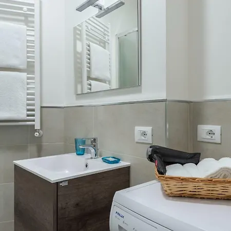 Central Cornelia Apartment