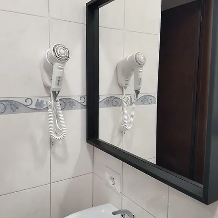 Bakirooms Rom