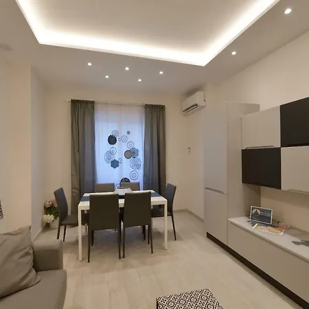 Daire San Pietro Moonlight Luxury Roma