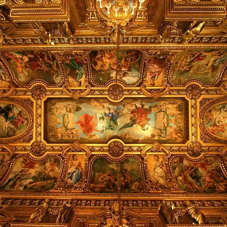 Peter's Nest In Vatican + St. Peter