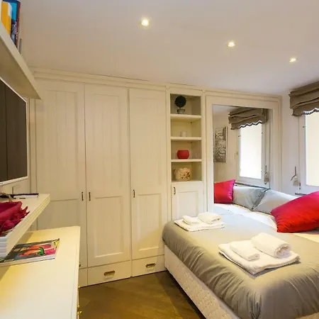 Pantheon Romantic Loft Apartament