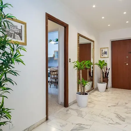 Elegant Vatican Metro & Golf Apartment Rome