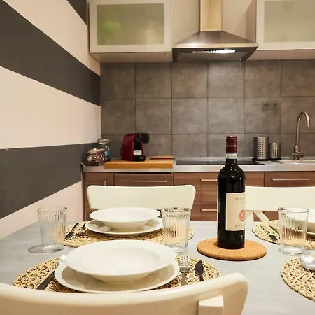 Pyramid House Apartment Rome