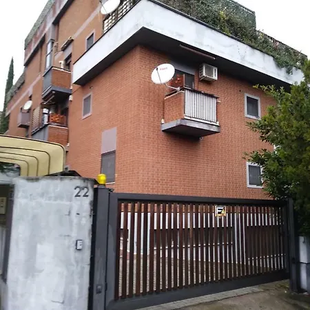 Apartment Rosso Frida Rome