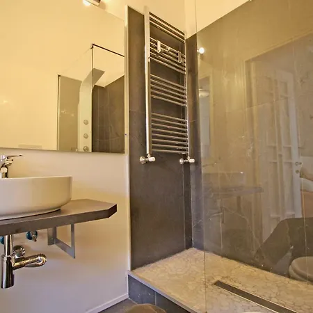 Monti Luxury Guest house *