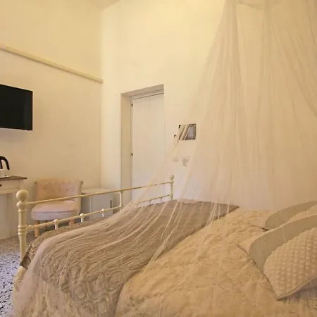 Monti Luxury Guest house *