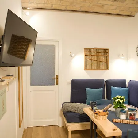 Private Modern Paolina Center