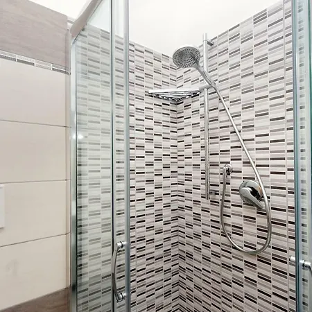 Vaticano Terrace: Brand New 2 Bedrooms 2 Bathrooms * Roma