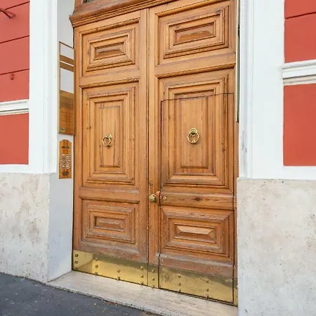 Vatican Large Apartment *