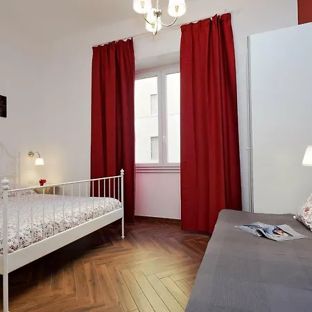 Domus Ponte Milvio 2*