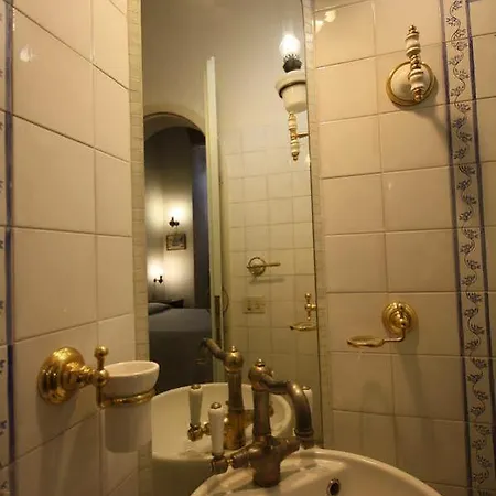 فندق أندريانا