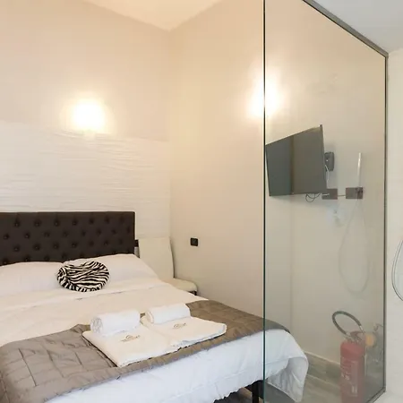 Rhome Guest house *