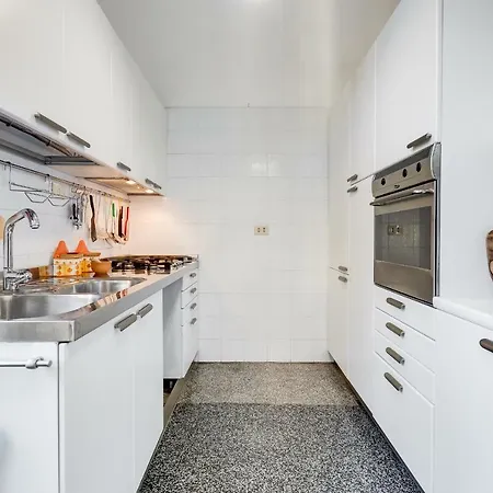 Tibullo - Classic & Elegant Center Apartment *