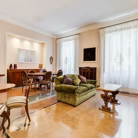 Tibullo - Classic & Elegant Center *