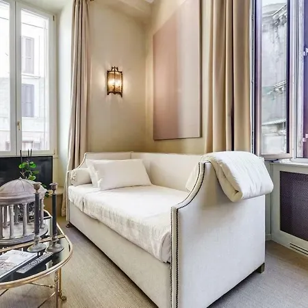 Luxurious Loft Facing The Pantheon Holiday home Rome