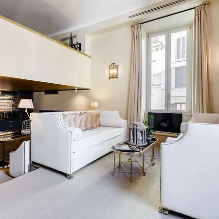 Luxurious Loft Facing The Pantheon Holiday home