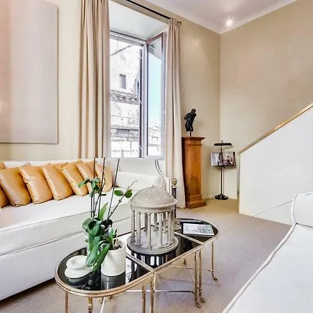 Luxurious Loft Facing The Pantheon Holiday home *