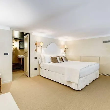 Luxurious Loft Facing The Pantheon * Rome
