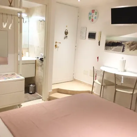Mini Flat Apartment *