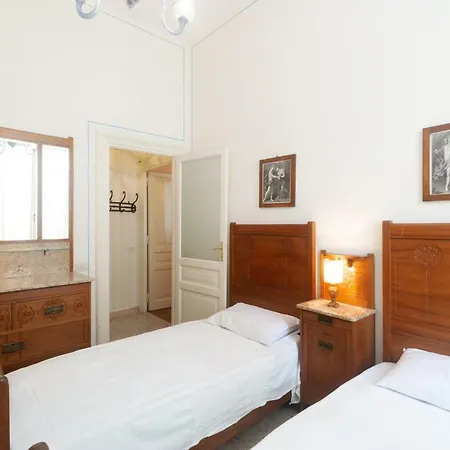 Nizza Bourgeois Family Rome