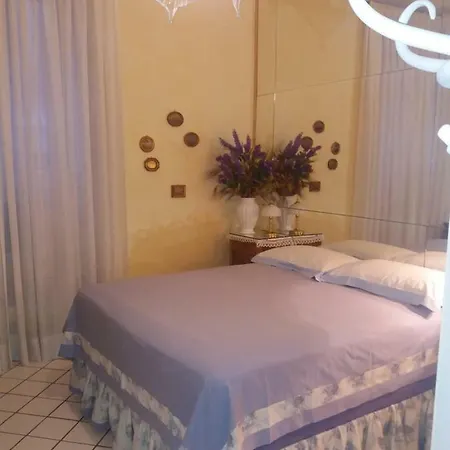 Charming House Near Parco Dei Principi Casa vacanze *