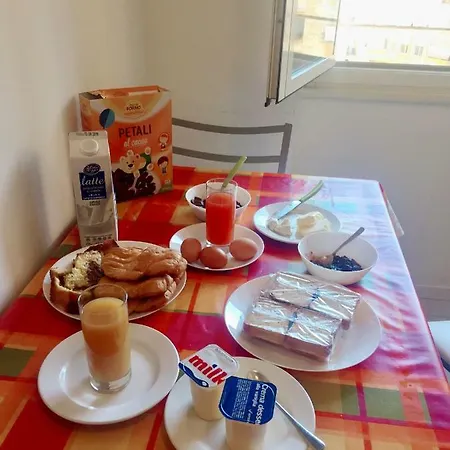 Female Dormitory For Only Female Bed & Breakfast *