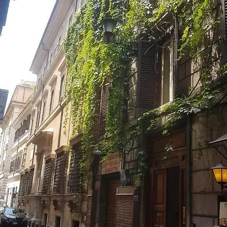 Simona Vicino A Piazza Navona