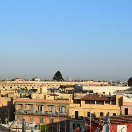 Apartment Elegant Attic With Terrace 1 Mt Subway. Nidoluisa