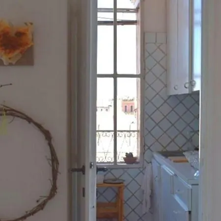 Apartment Elegant Attic With Terrace 1 Mt Subway. Nidoluisa *