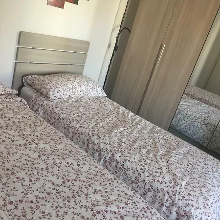 Female Dormitory For Only Female Bed & Breakfast Rome
