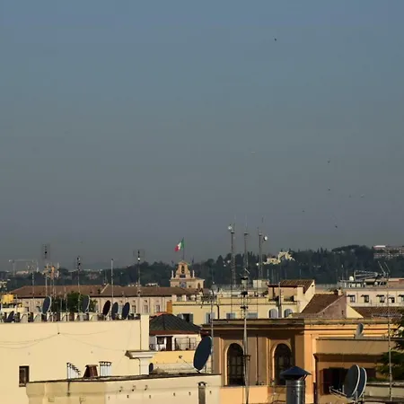 Apartment Elegant Attic With Terrace 1 Mt Subway. Nidoluisa Rome