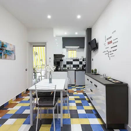 Martoglio5 Apartment *