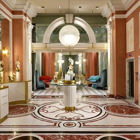 Hotel Leon's Place In Rome
