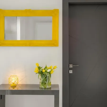 Gcf Luxury Suites, 2*