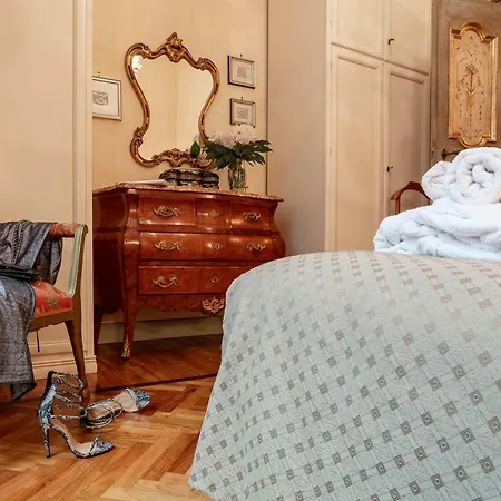 Residenza Contessa Costanza Holiday home Rome