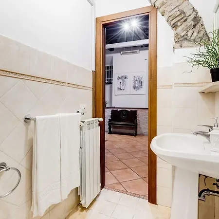 Loveromeapartments Campo De Fiori, Vatican Apartment