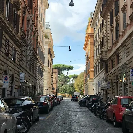 Apartment Long In Central Rome