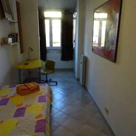 Casa Valeria Metro B1