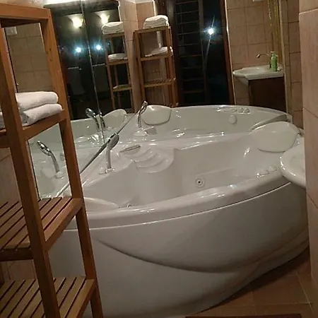 Jacuzzi Quo Vadis Apartment *