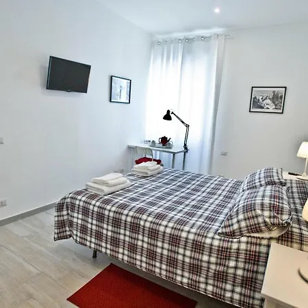 Fellini Bed and Breakfast 3*