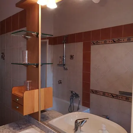 Apartment Checchi House *