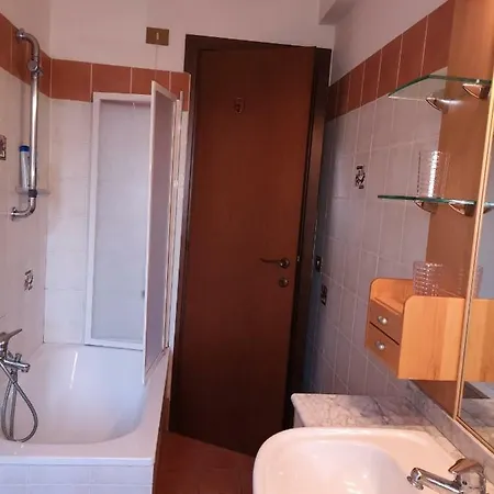 Apartment Checchi House *