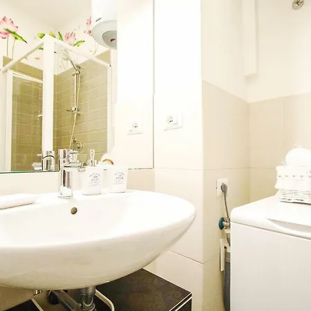Sweet Apartment *
