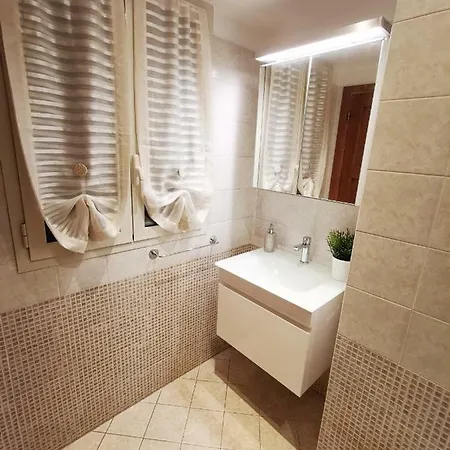 Fontana Di Trevi - Historic Center Apartment Apartment
