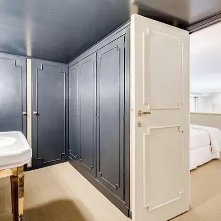 Holiday home Luxurious Loft Facing The Pantheon *
