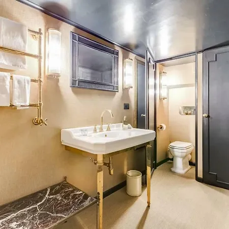 Luxurious Loft Facing The Pantheon