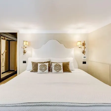 Luxurious Loft Facing The Pantheon Holiday home Rome