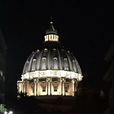 La Finestra Sul Cortile Apartment Rome