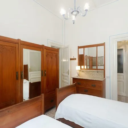 Nizza Bourgeois Family * Rome