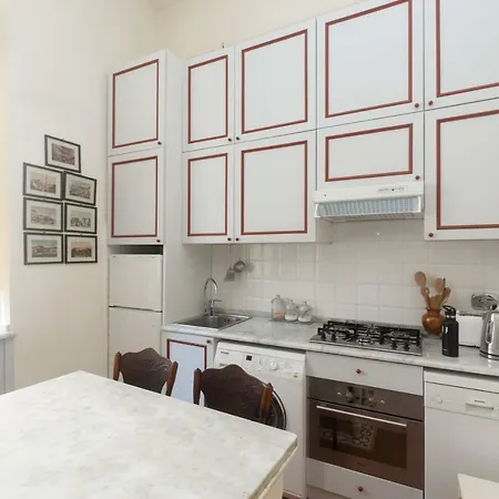 Apartment Nizza Bourgeois Family Rome